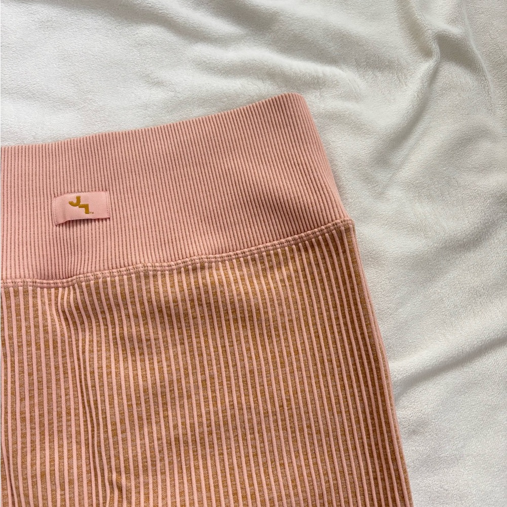 NWOT Women's Ribbed High-Waist Shorts - Picture 3 of 6